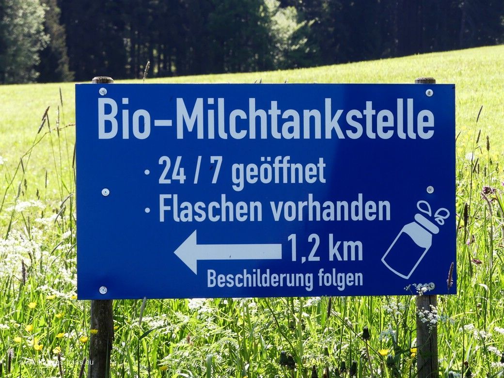 Wegweiser zur Milchtankstelle... Wegweiser zur Milchtankstelle...