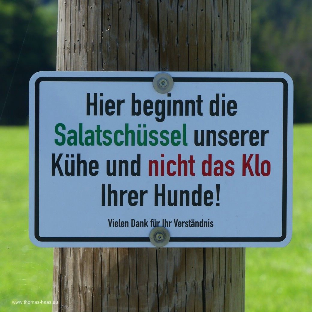 Eigentlich leicht verständlich. Die Wiesen sind kein Hundeklo... Eigentlich leicht verständlich.
Die Wiesen sind kein Hundeklo...