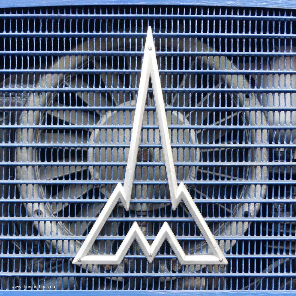 Lkw-Lüftungsrad mit altem Magirus-Logo Lkw-Lüftungsrad mit altem Magirus-Logo