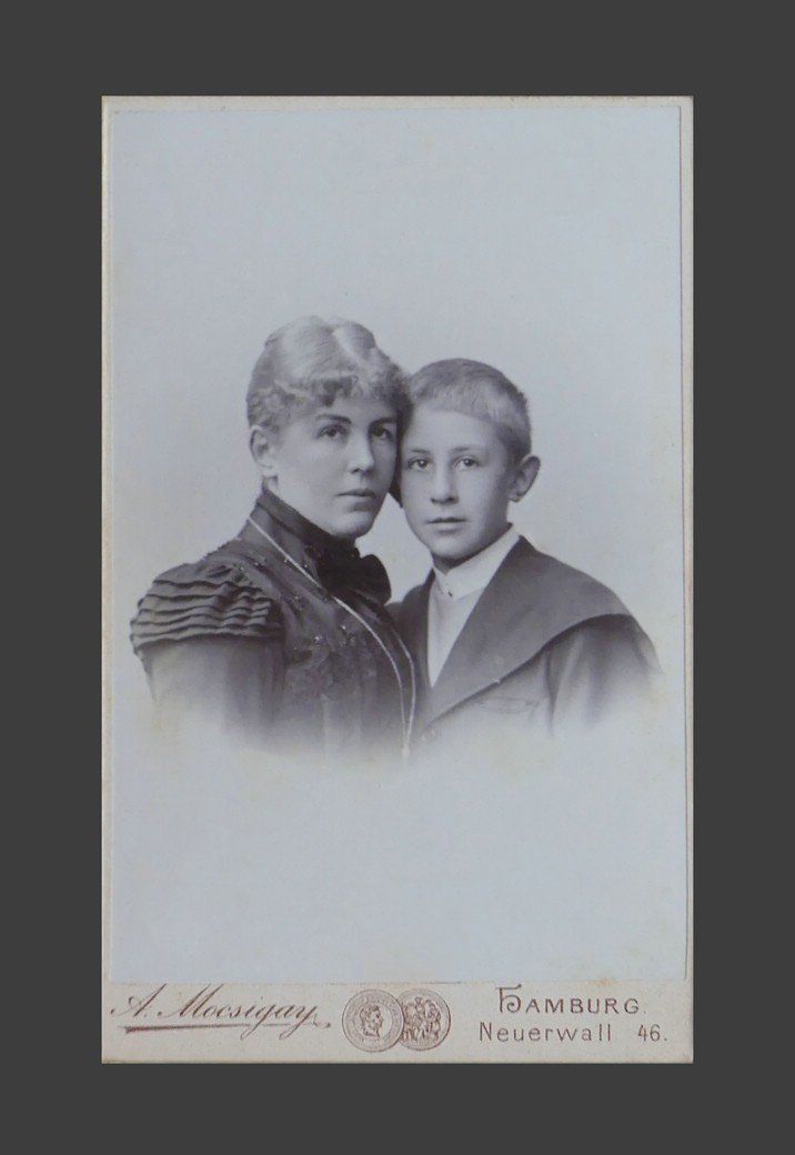 Mutter und Sohn, 1901, Hamburg, Moesigay Mutter und Sohn, Hamburg, 1901