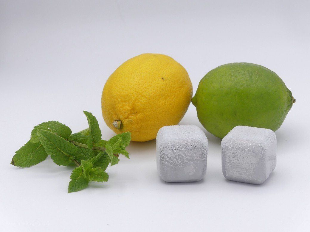Zitrone, Limette, etwas Minze und Eis... Zitrone, Limette, etwas Minze und Eis...