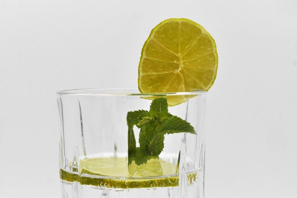 Gin Tonic im Longdrink-Glas, 2021 Gin Tonic im Longdrink-Glas, 2021