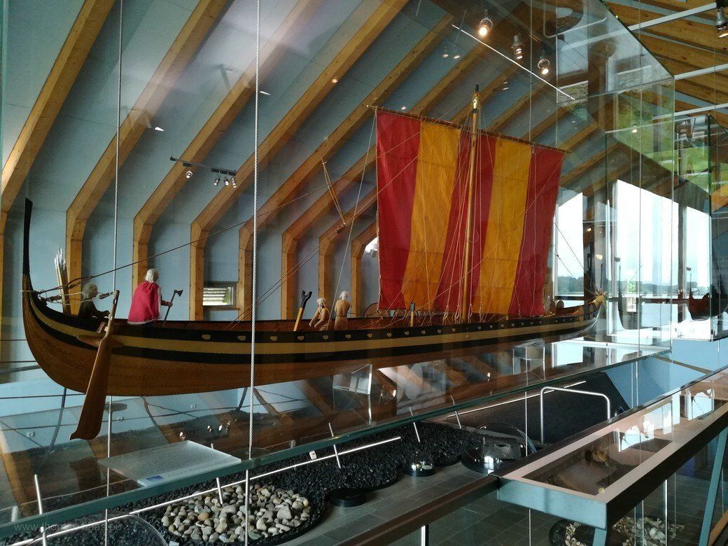 Wikinger-Langboot, Vitrinenmodell, WMH, 2022 Wikinger-Langboot, Vitrinenmodell, WMH, 2022