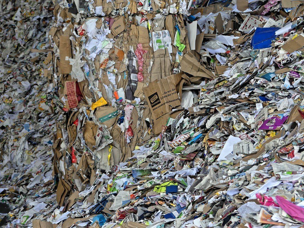 Berge von Kartonagen, GOA, Ellert, 2022 Berge von Kartonagen, GOA, Ellert, 2022