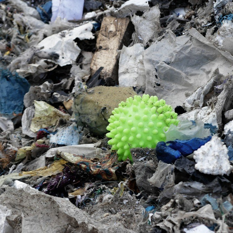 Pizza-Karton auf der Straße Pizza-Karton auf der Straße