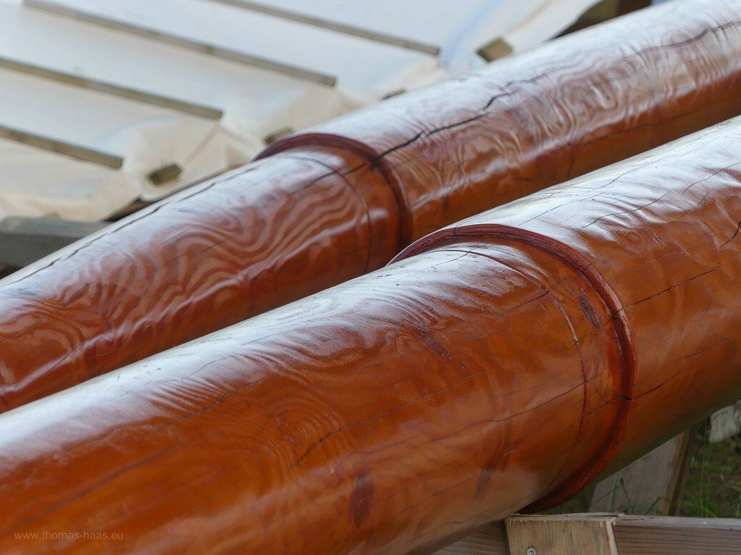 Neue Masten aus Douglasienholz für die FIX, 2022 Neue Masten aus Douglasienholz für die FIX, 2022