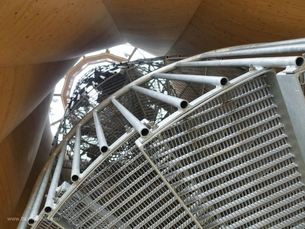 Aufstieg zum Turm, Edelstahlstufen, LGS Wangen, 2024 Aufstieg zum Turm, Edelstahlstufen, LGS Wangen, 2024