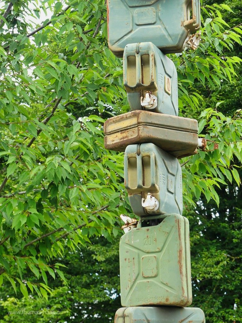 Kunstwerk „Tanksäule“ von Guido Weggemann, LGS Wangen, 2024 Kunstwerk „Tanksäule“ von Guido Weggemann, LGS Wangen, 2024