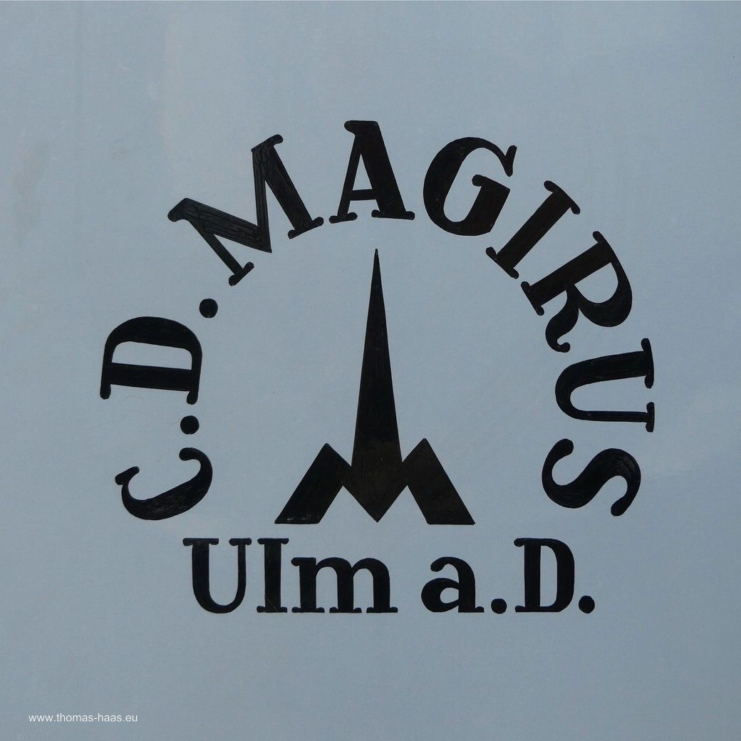 ...altes Logo am Lkw!