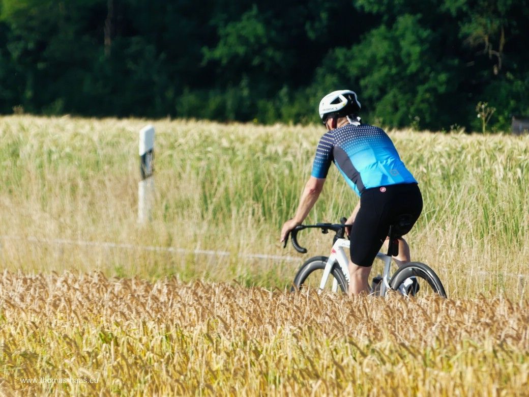 Radler zwischen Feldern... Radler zwischen Feldern...