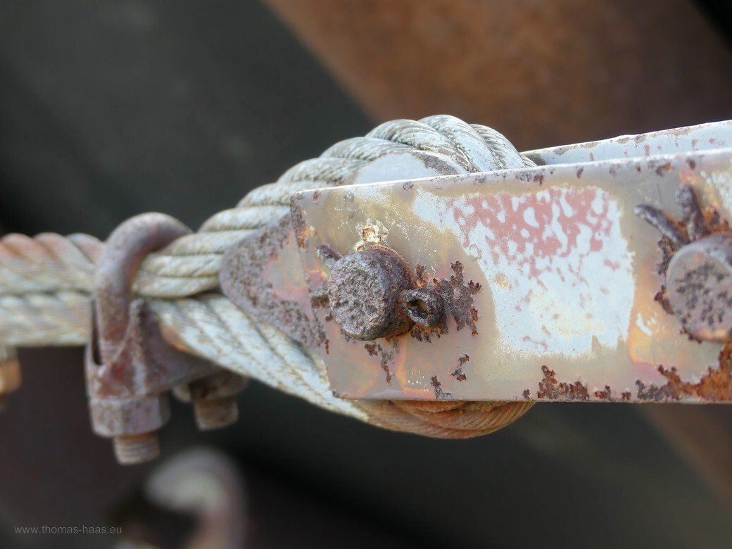 F60, Anschlag Stahlseil, Rost