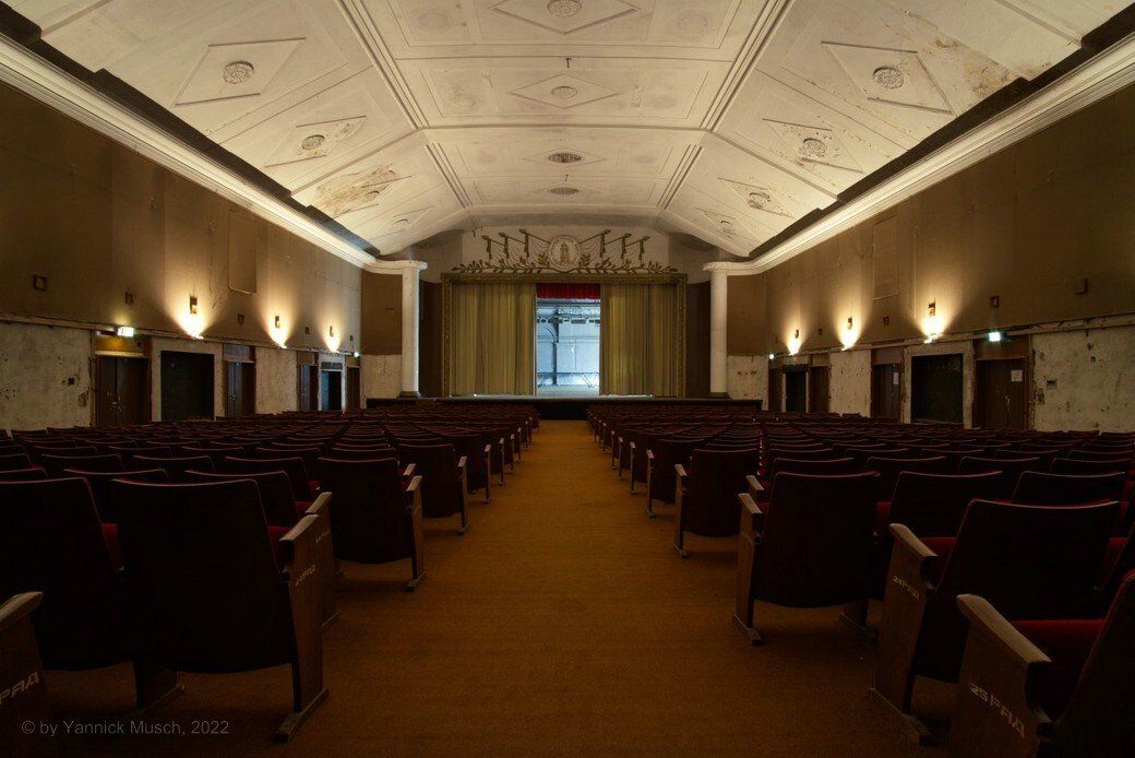 Theatersaal im Haus der Offiziere, © by Yannick Musch, 2022 Theatersaal im Haus der Offiziere, © by Yannick Musch, 2022