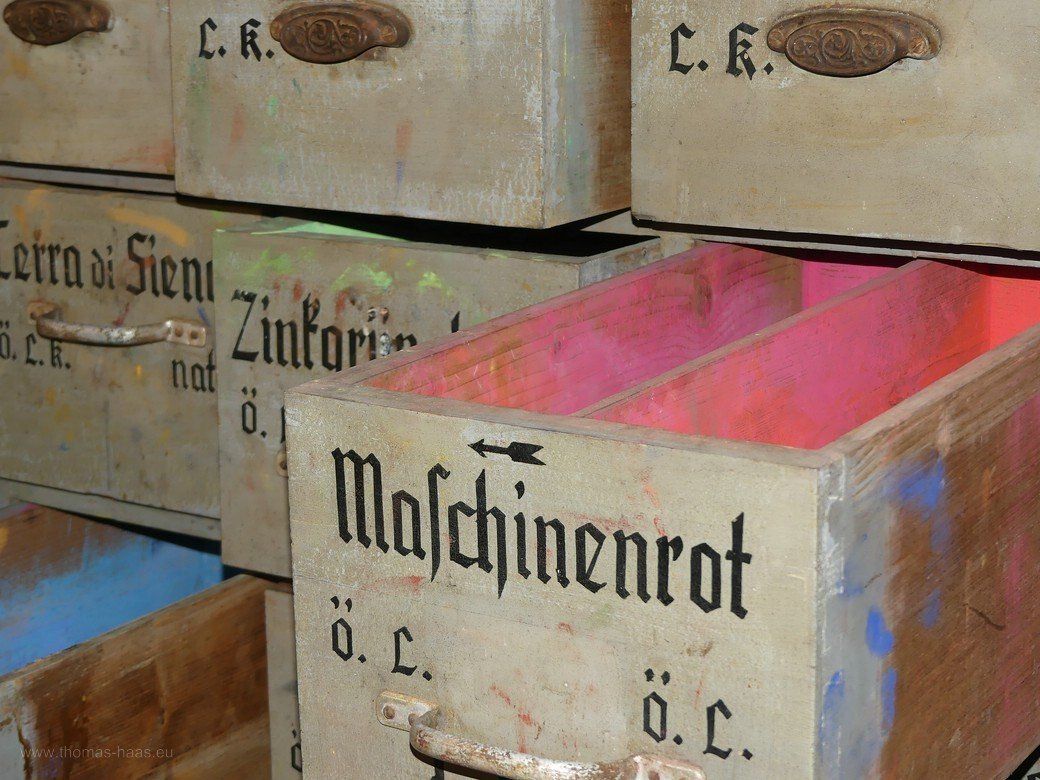 Farbpigmente in einem Malerbetrieb, Kürnbach, 2022 Farbpigmente in einem Malerbetrieb, Kürnbach, 2022