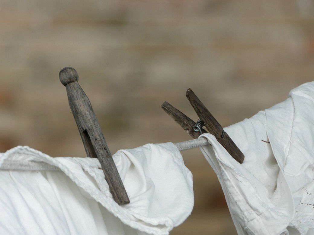 Historische Wäscheklammern, Museumsdorf Kürnbach, 2022 Testlauf in Kürnbach, Wäscheleine, 2022