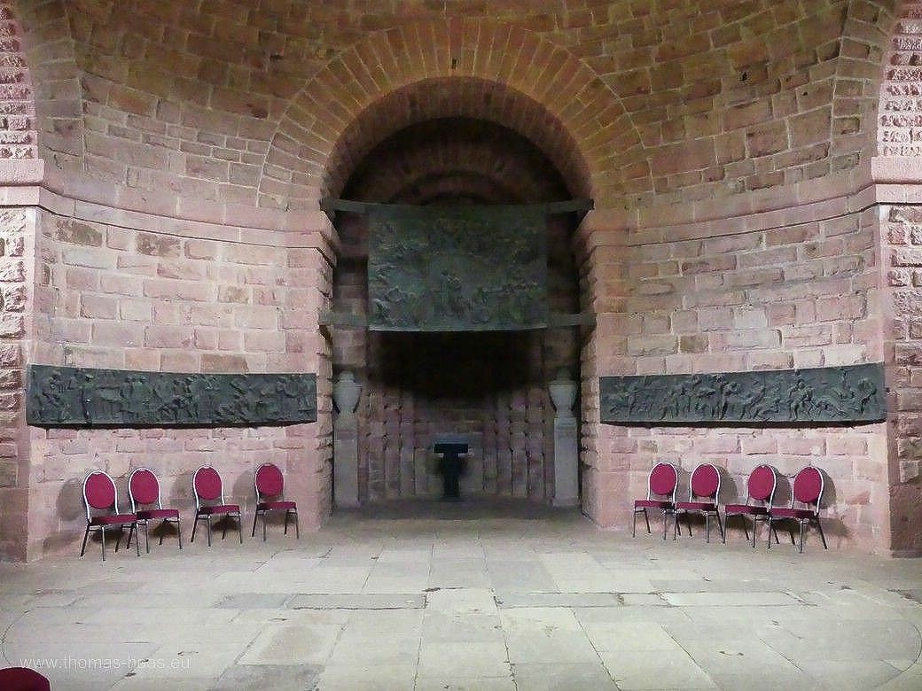 In der Eingnagshalle beginnt der Aufstieg auf das Kyffhäuser-Denkmal, 2023 Die Eingangshalle zum Denkmal, Turmaufstieg, 2023