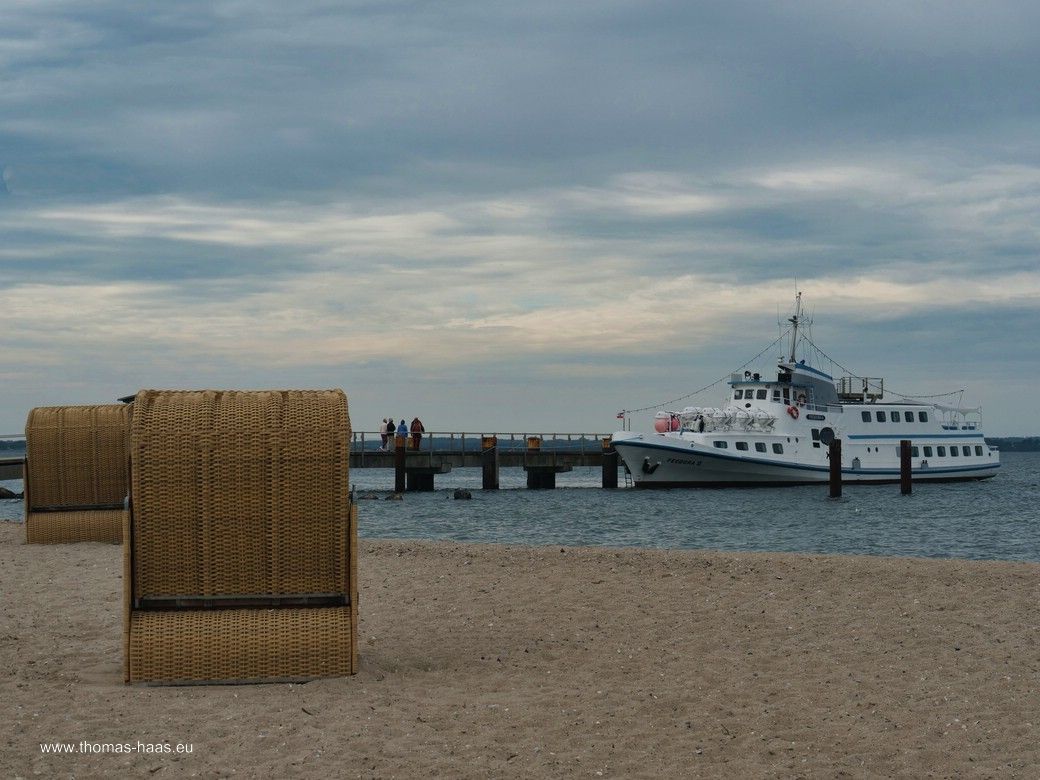 Strandkörbe, Seebrücke und das Schiff nach Dänemark... - Urlaub! In Langballigau, 2025 Strandkörbe, Seebrücke und das Schiff nach Dänemark... - Urlaub!
