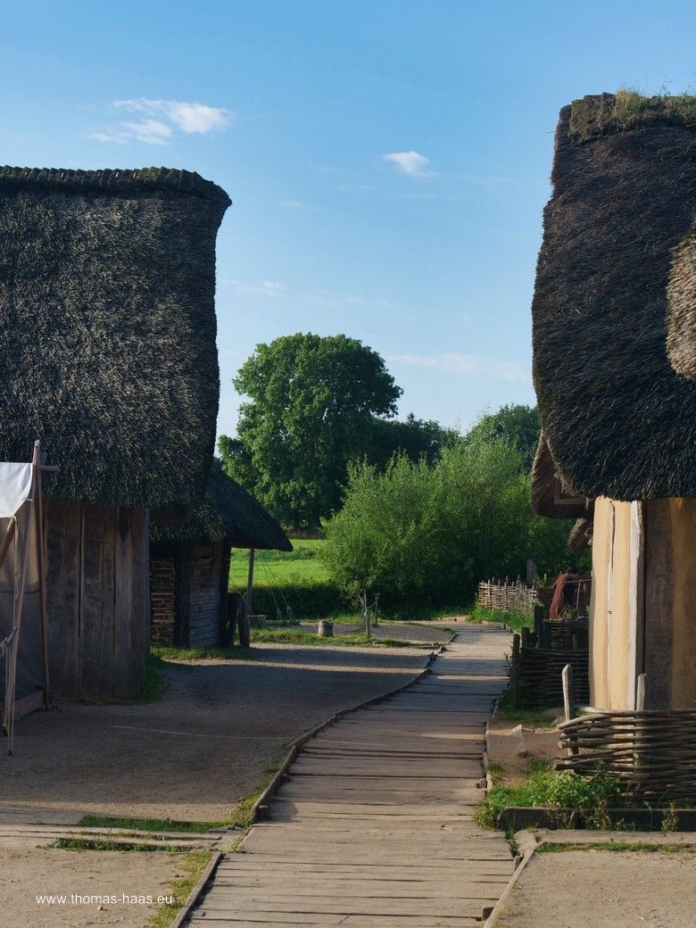 Haithabu - Querstraße... Haithabu - Querstraße...