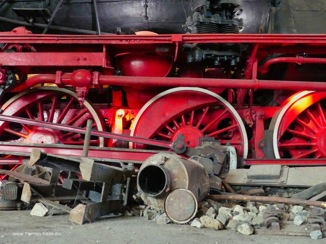 Szenenaufbau, die Bahn im Krieg... Szenenaufbau, die Bahn im Krieg...