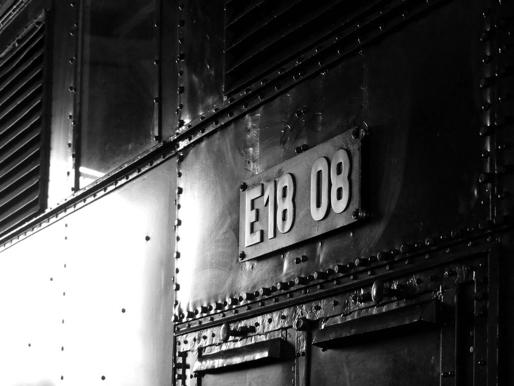 E18 08 - die Wirkung von ausgearbeitetem schwarz/weiß... E18 08 - die Wirkung von ausgearbeitetem schwarz/weiß...