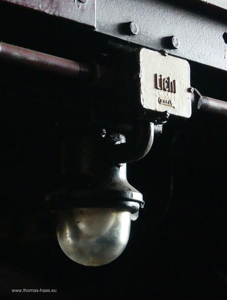 Beleuchtung am Rädersatz mit Anschlusskasten... Beleuchtung am Rädersatz mit Anschlusskasten...