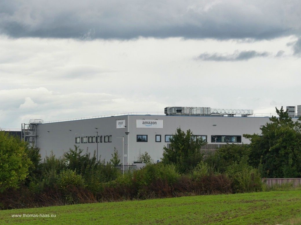 Warenlager an der A7, September 2025 Warenlager an der A7, September 2025