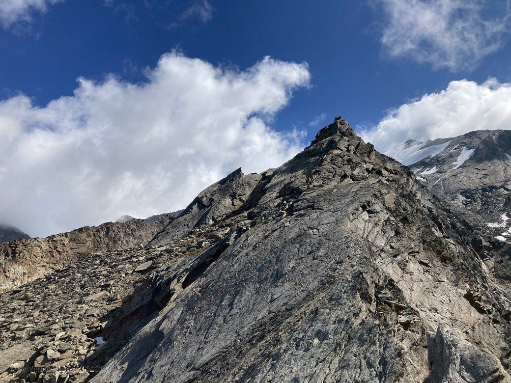 ...und irgendwo geht es hier weiter! © by Yannick Musch, 2021 ...und irgendwo geht es hier weiter! © by Yannick Musch, 2021