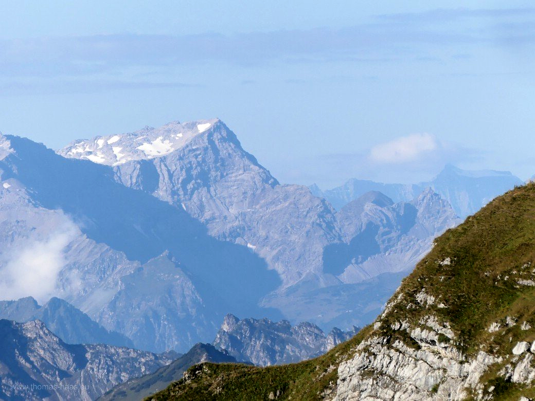 Alpenlandschaft in Blickrichtung Schweiz...