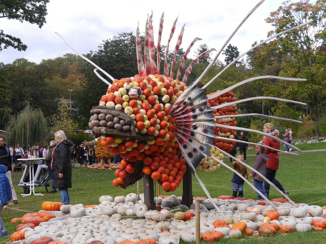 Der Feuerfisch aus Kürbissen, Ludwigsburg, 2023, © by Lucas Musch Der Feuerfisch aus Kürbissen, Ludwigsburg, 2023, © by Lucas Musch
