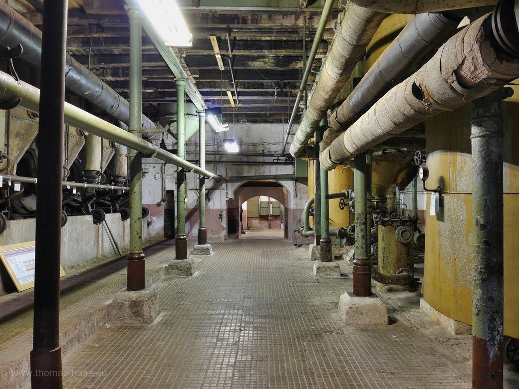 Der Gang in der unteren Ebene der Diffusionsbatterie... Der Gang in der unteren Ebene der Diffusionsbatterie...