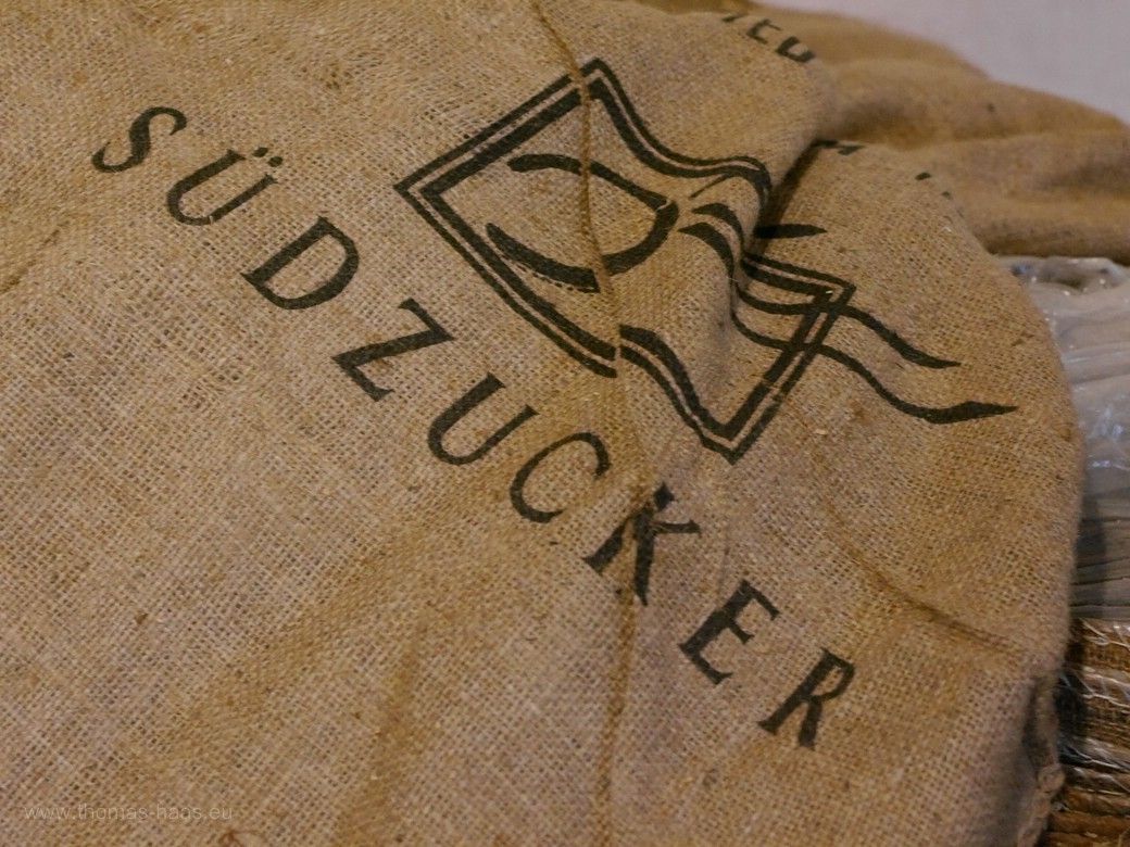 Zuckersack im Sacklager Oldisleben, 2023 Zuckersack der Südzucker AG, 2023, Oldisleben