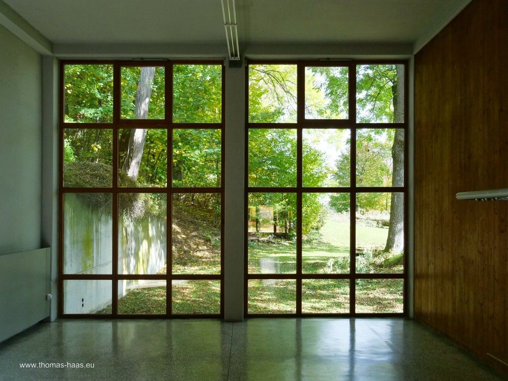 Der Übergang wirkt fließend! Architektur und Natur. Oktober 2025 - mit freundlicher Freigabe der Stiftung HfG, Ulm Der Übergang wirkt fließend! Architektur und Natur. Oktober 2025 - mit freundlicher Freigabe der Stiftung HfG, Ulm