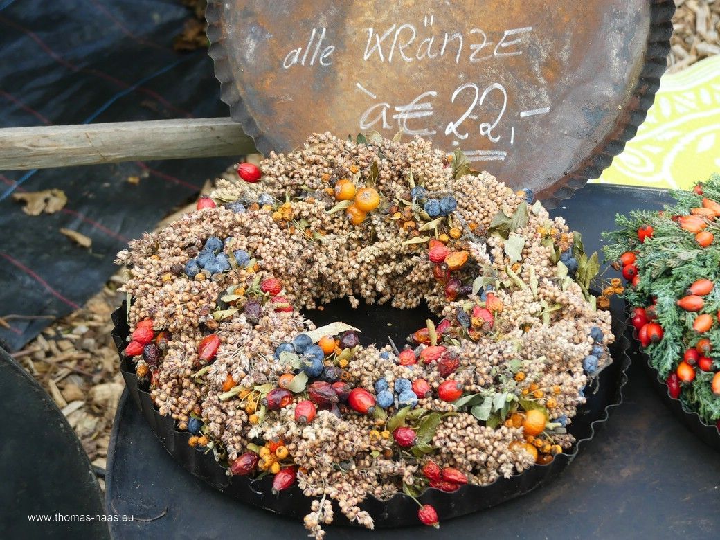 Herbstkranz auf dem Gartenflohmarkt, Jungviehweide Illertissen, 2025 Herbstkranz auf dem Gartenflohmarkt, Jungviehweide Illertissen, 2025