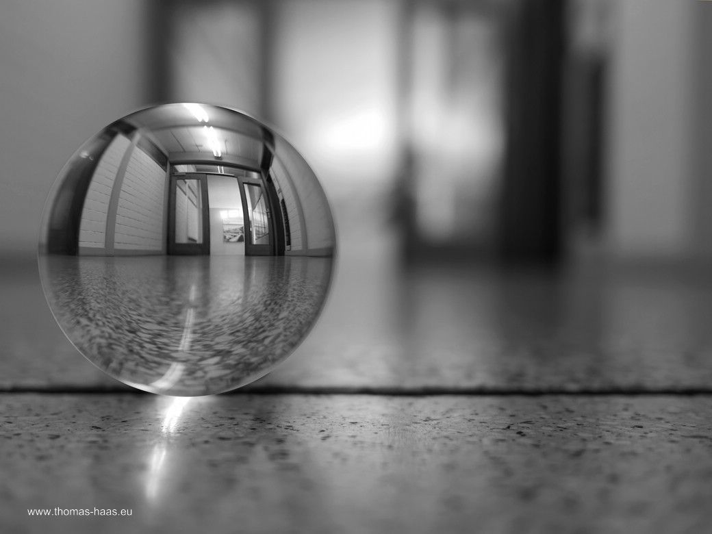 HfG Oktober 2025 - Abstraktion in der Glaskugel, mit freundlicher Genehmigung der Stiftung HfG, Ulm HfG Oktober 2025 - Abstraktion in der Glaskugel, mit freundlicher Genehmigung der Stiftung HfG, Ulm