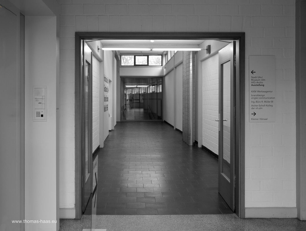 HfG Ulm - Hochschule für Gestaltung, der Gang vor dem Museum... HfG Ulm - Hochschule für Gestaltung,
Gang vor dem Museum