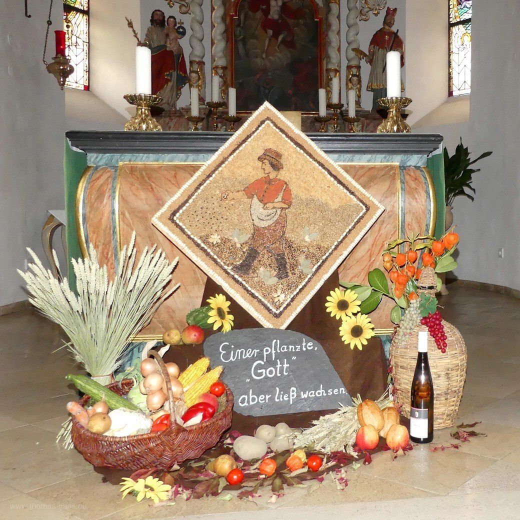 Erntedank-Altar 2020 Erntedank-Altar...