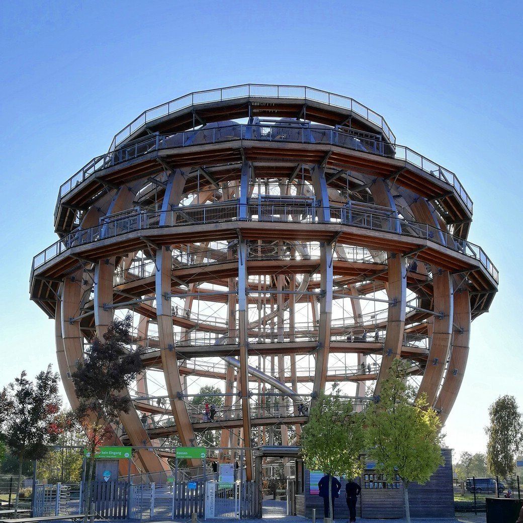 Die Kugel mit dem Smartphone, 2021 Die Kugel mit dem Smartphone, 2021