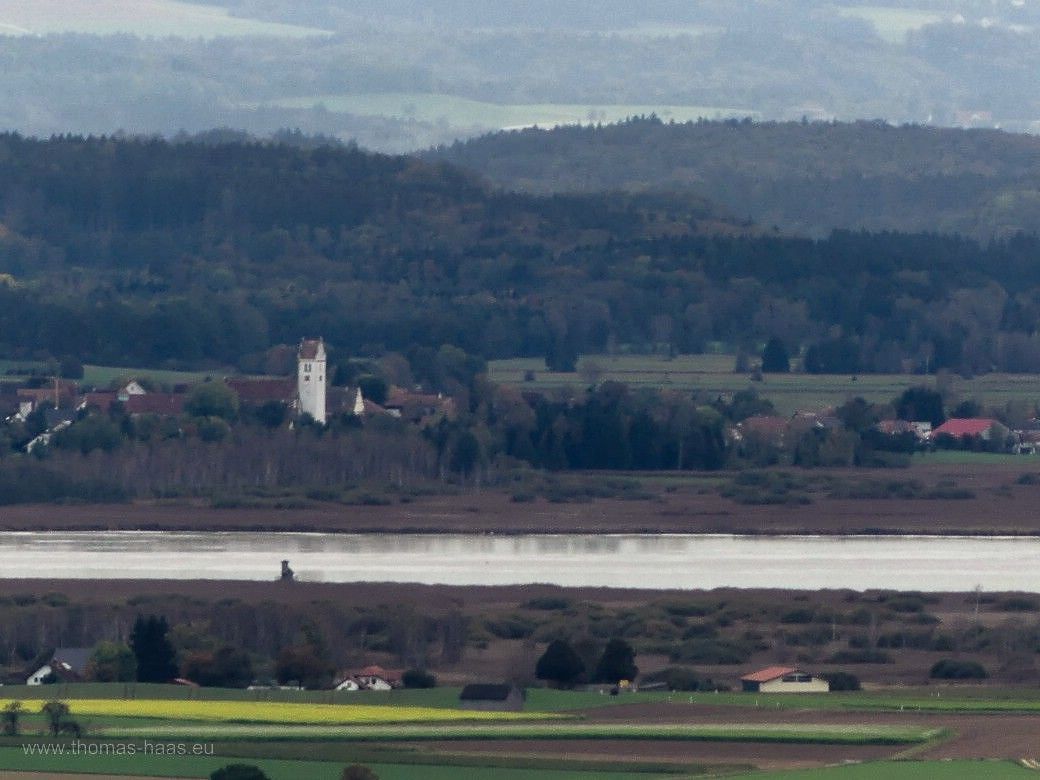 Über den Federsee geht der Blick nach Bad Buchau Der Blick über den Federsee bis Bad Buchau, 2023
