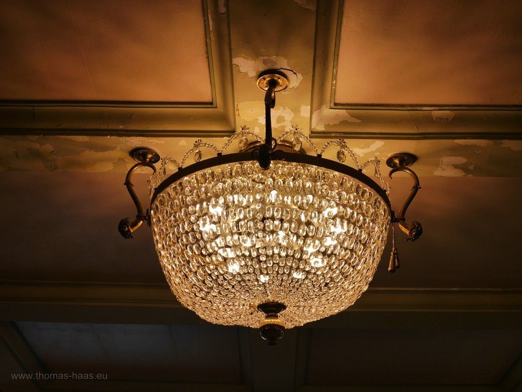 Leuchter im Festsaal der Waldlust, 2023