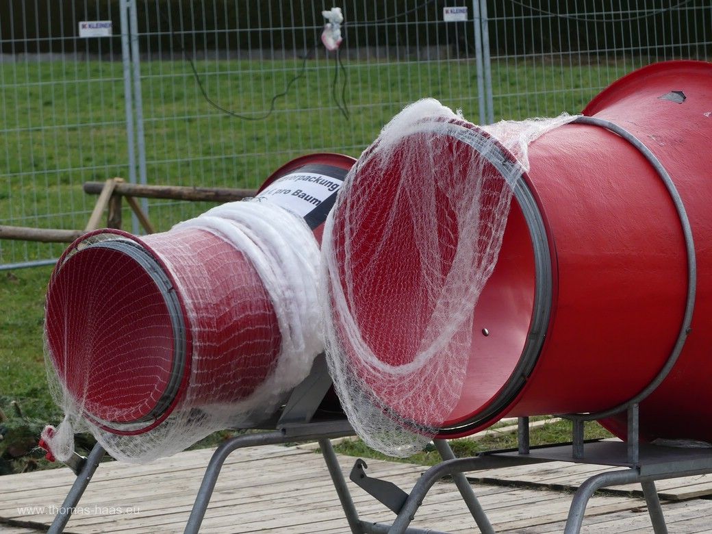 Weihnachtsbaumtrichter mit Netz... Weihnachtsbaumtrichter mit Netz...