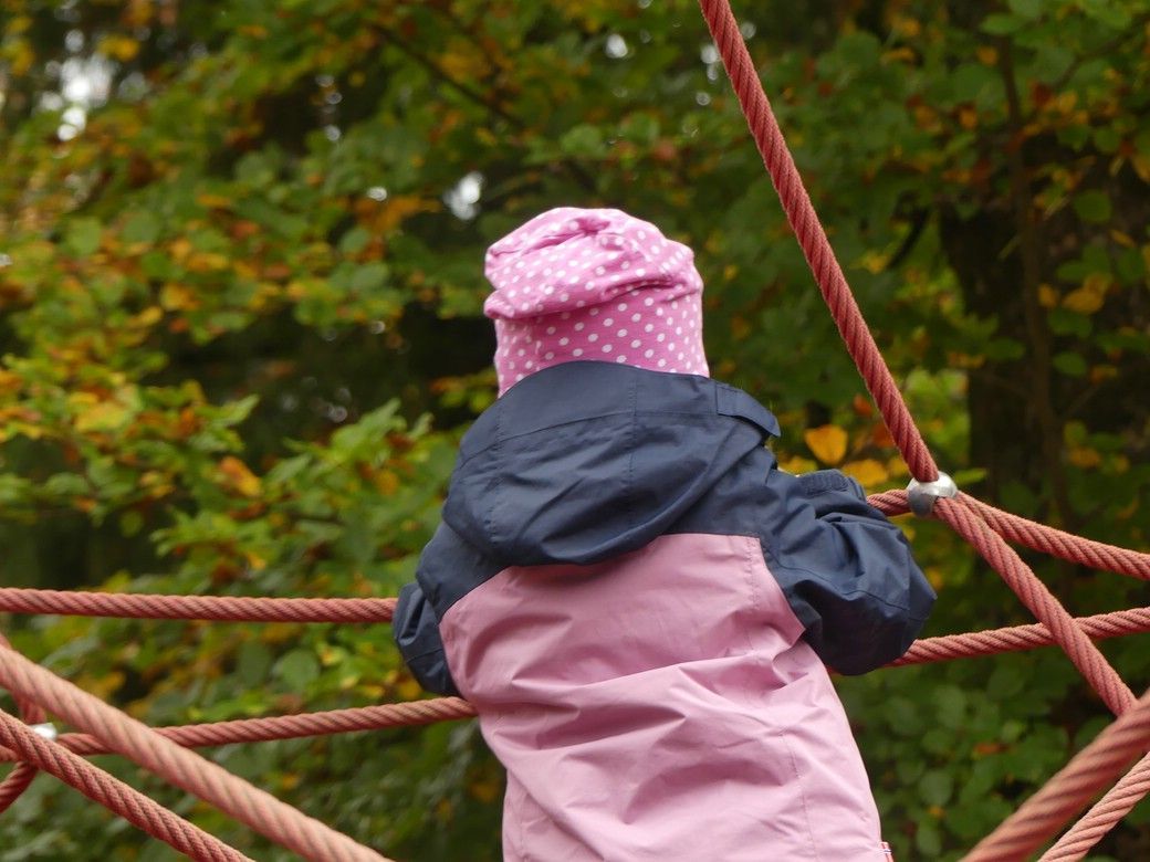 Traumland auf der Bärenhöhle, Eingang Seilpyramide, Klettergarten