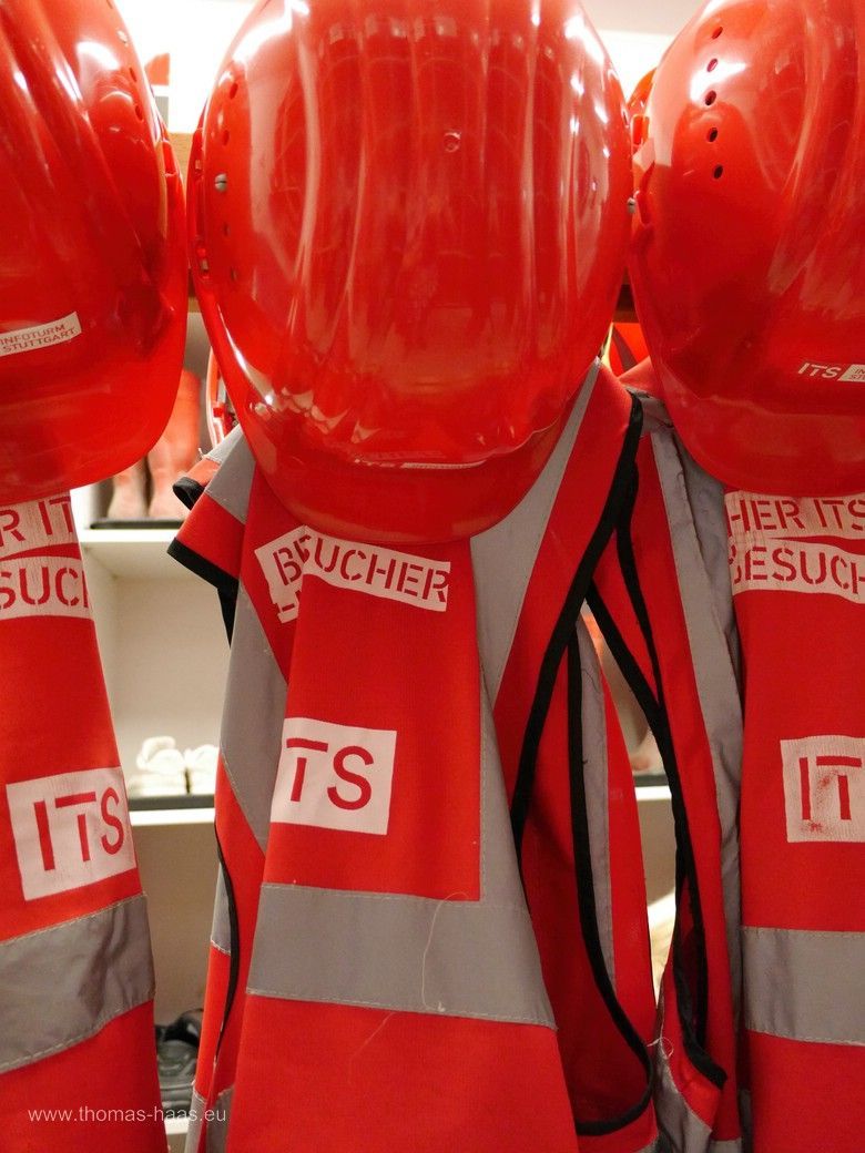 Helme und Westen zur Besichtigung!