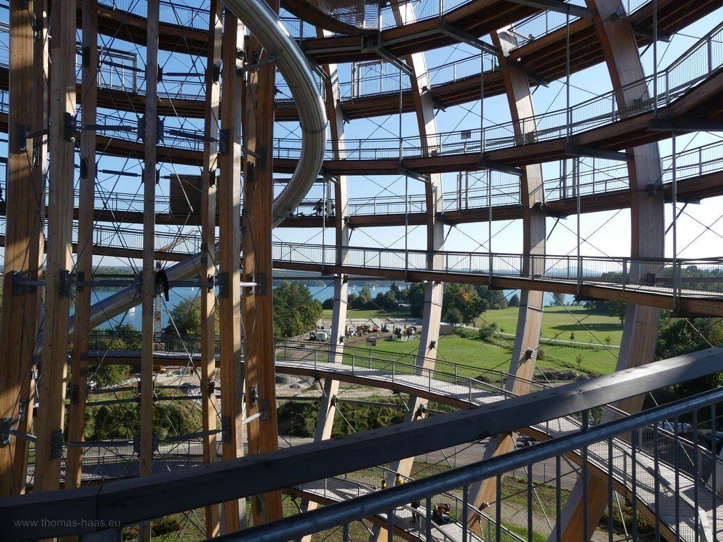 Konstruktion - die weltweit größte Erlebnisholzkugel, 2021 Konstruktion - die weltweit größte Erlebnisholzkugel, 2021