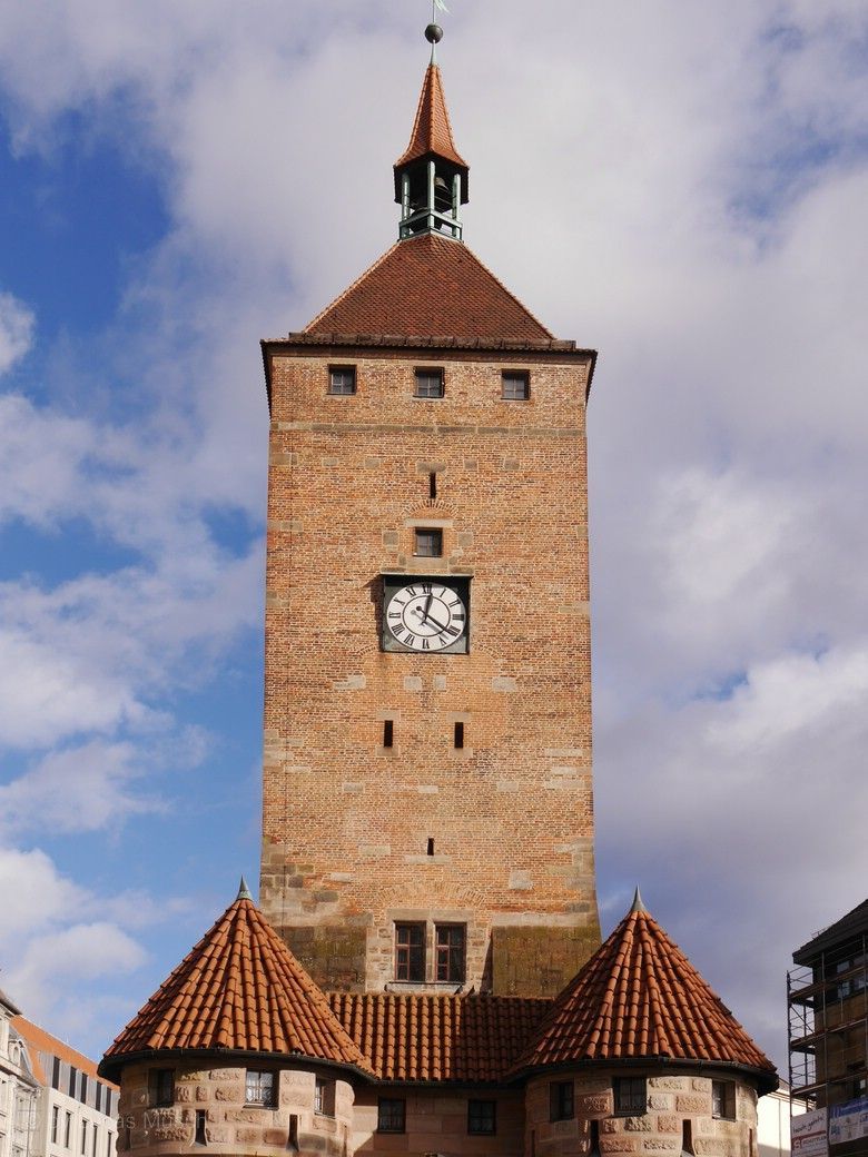 Der Weiße Turm in der Stadtbefestigung Nürnberg © by Lucas Musch, 2023