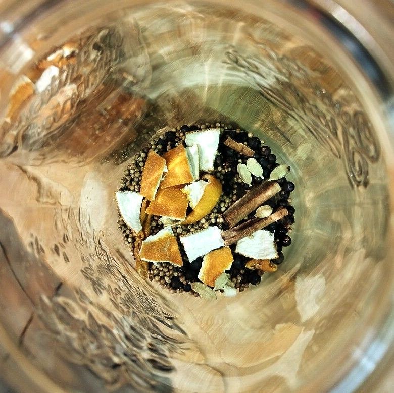 Hopfen-Gin im ersten Ansatz, 2024 Hopfen-Gin im ersten Ansatz, 2024