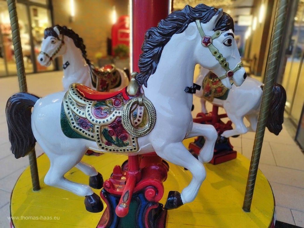 Kinderkarussell, City-Outlet Geislingen, Dezember 2024 Kinderkarussell, City-Outlet Geislingen, Dezember 2024