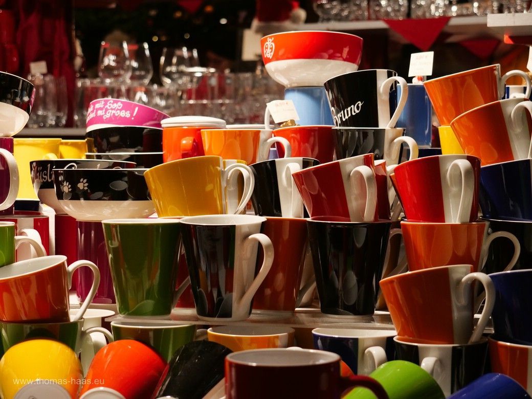 Tassen ohne Ende, Weihnachtsmarkt Ulm, 2024 Tassen ohne Ende, Weihnachtsmarkt Ulm, 2024