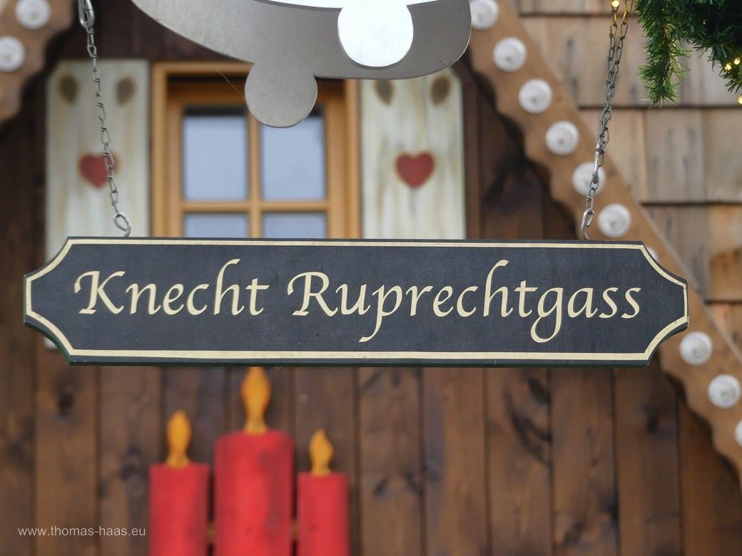 Orientierung: Knecht Ruprechtgass, Weihnachtsmarkt Ulm Orientierung: Knecht Ruprechtgass,
Weihnachtsmarkt Ulm