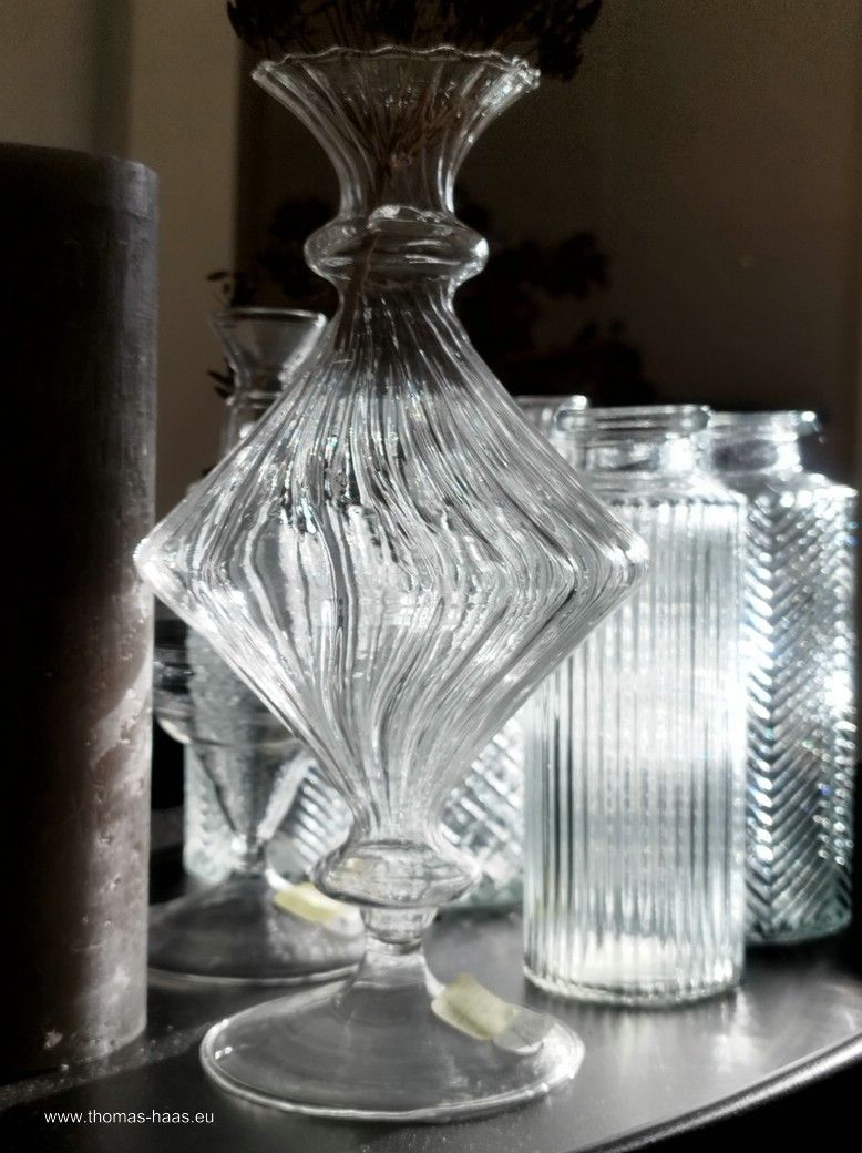 Glaswaren im Antikwerk... Glaswaren im Antikwerk...