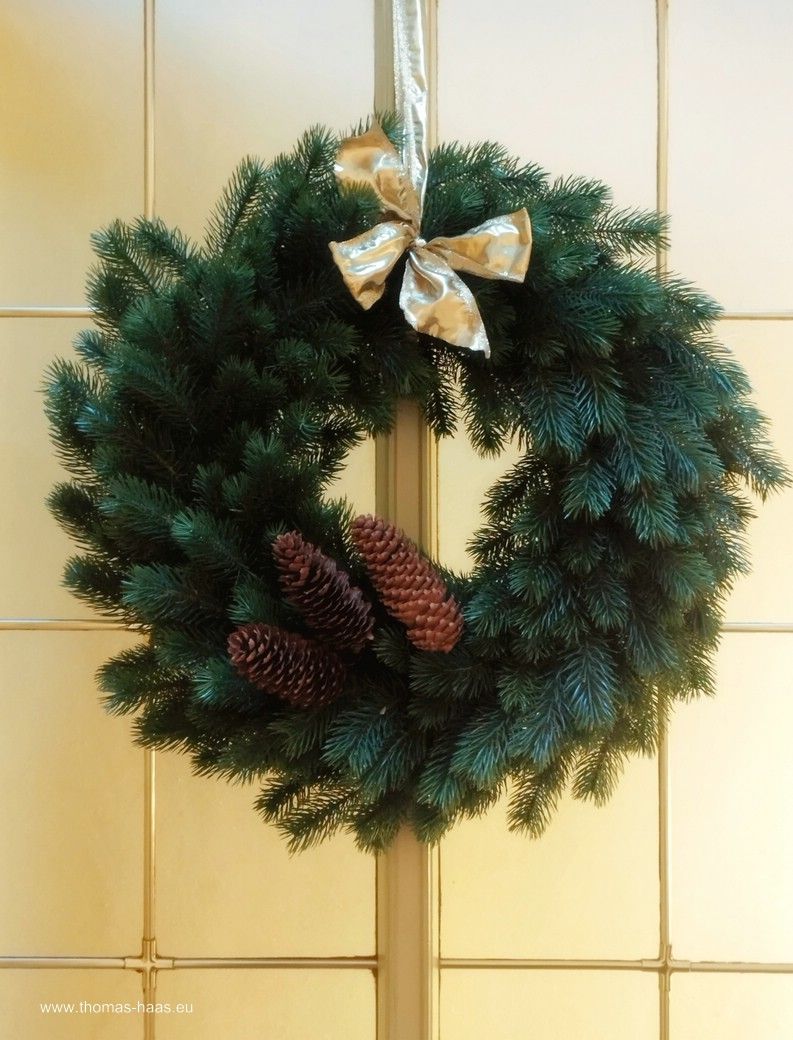 Weihnachtlicher Schmuck - Tannenkranz... Weihnachtlicher Schmuck - Tannenkranz...