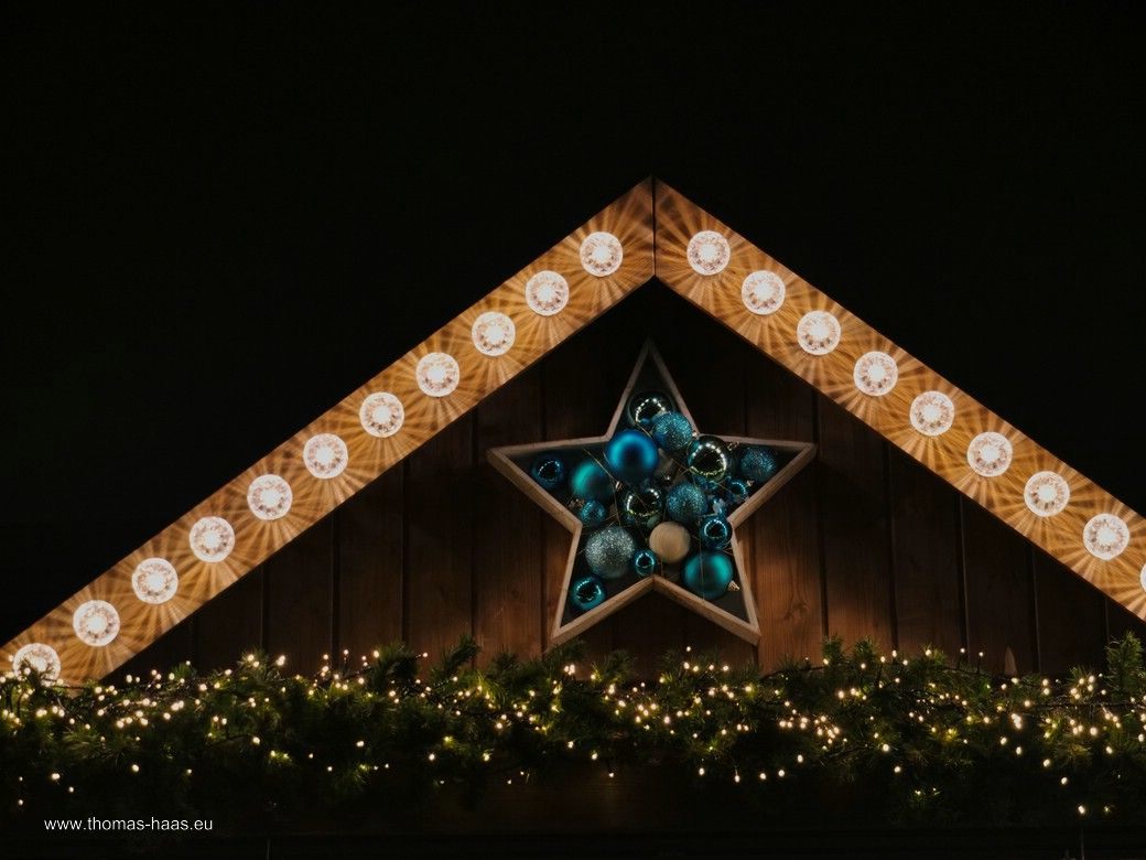 Weihnachten, grafische Elemente, klar strukturiert - Ulm 2025 Weihnachten, klar strukturiert - Ulm 2025